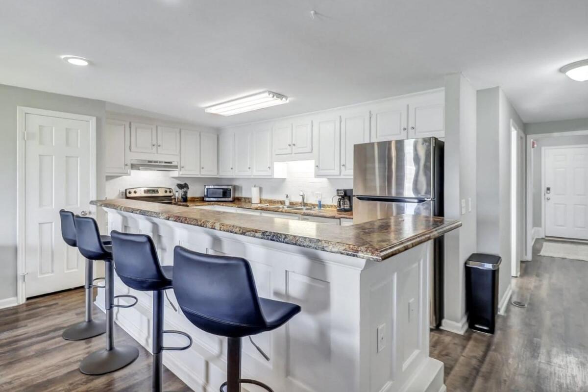 Eagle'S Landing Loft-Downtown Above Bull & Barrel Apartment Стейтсбъро Екстериор снимка