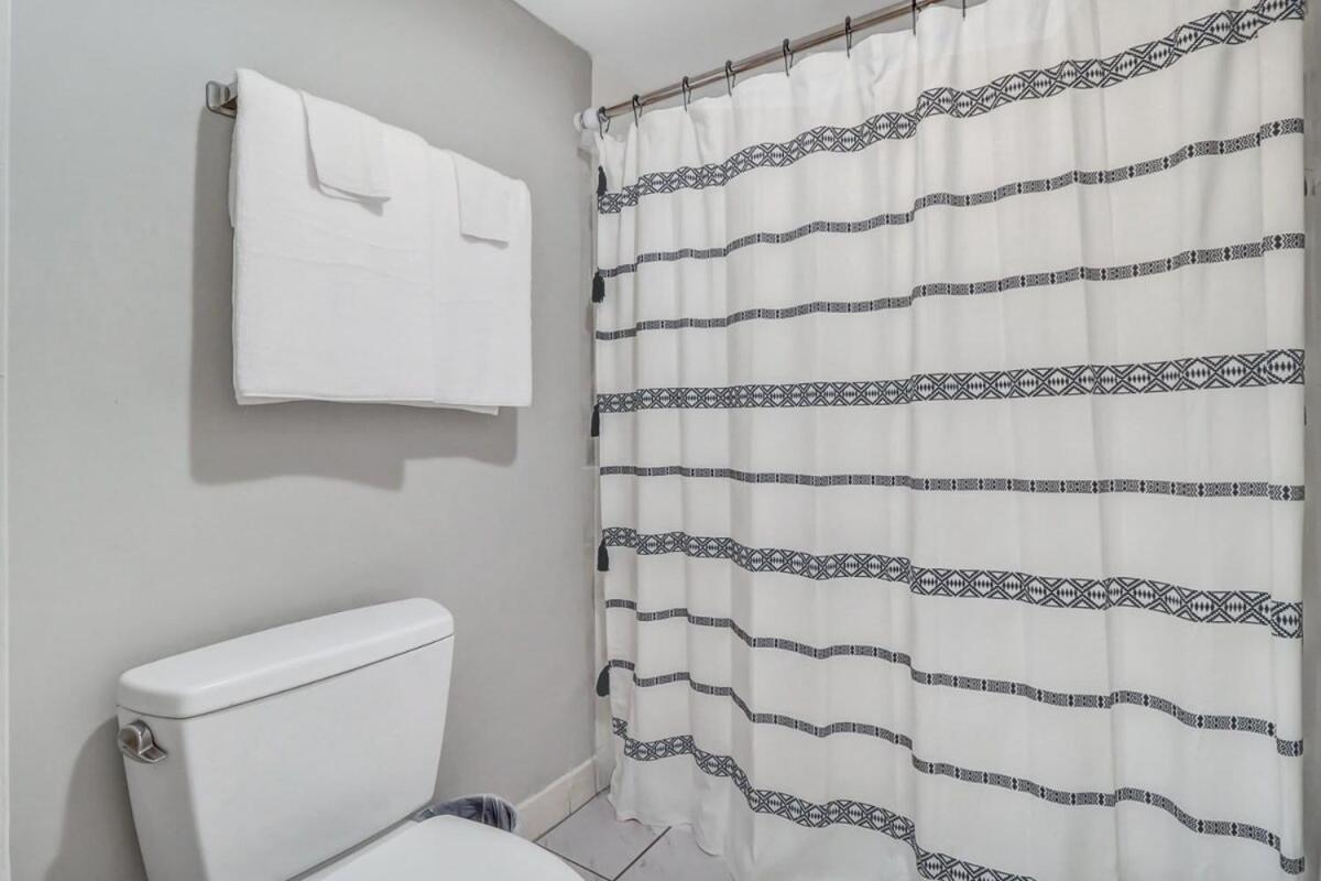 Eagle'S Landing Loft-Downtown Above Bull & Barrel Apartment Стейтсбъро Екстериор снимка
