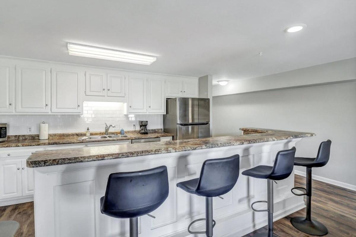 Eagle'S Landing Loft-Downtown Above Bull & Barrel Apartment Стейтсбъро Екстериор снимка