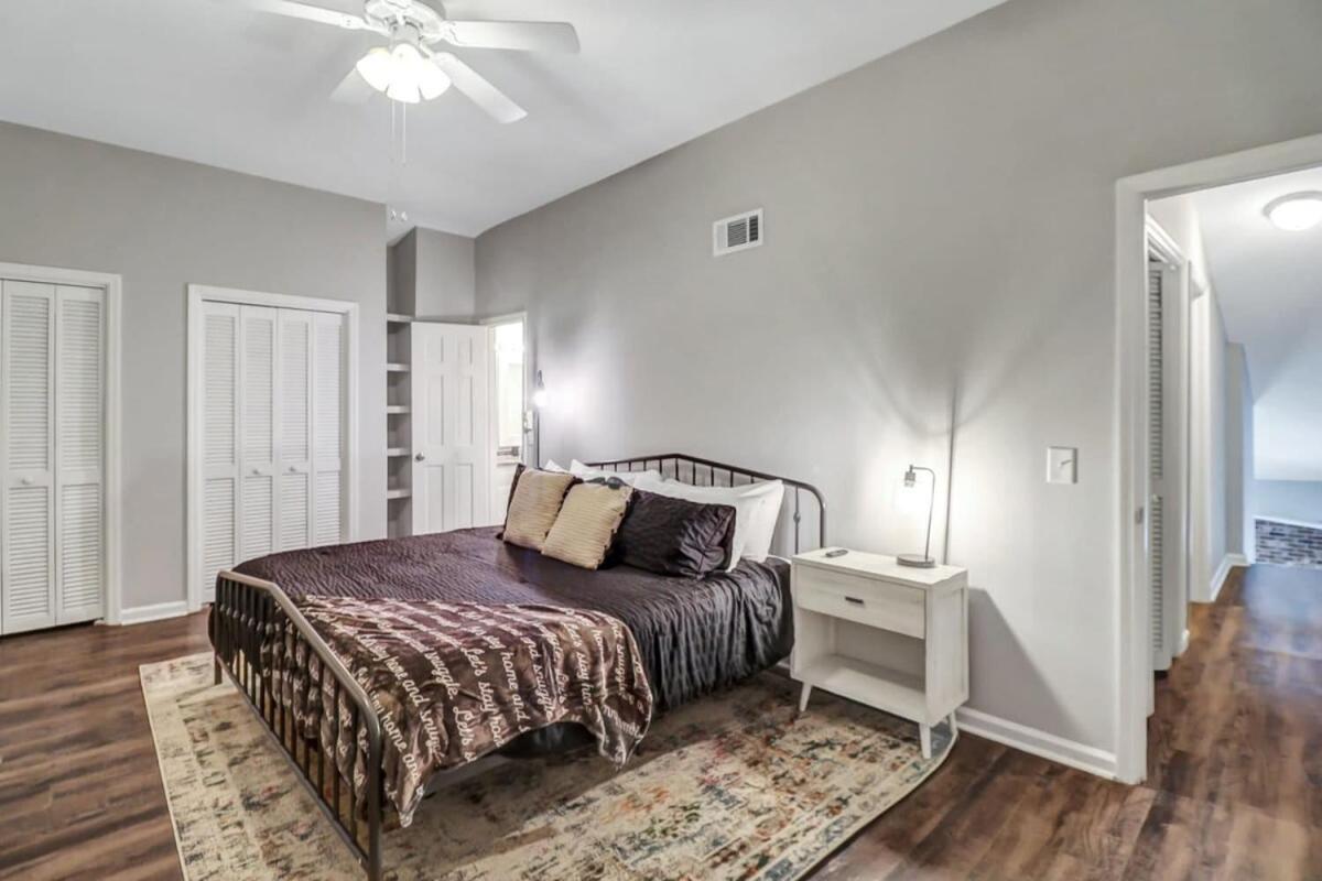 Eagle'S Landing Loft-Downtown Above Bull & Barrel Apartment Стейтсбъро Екстериор снимка