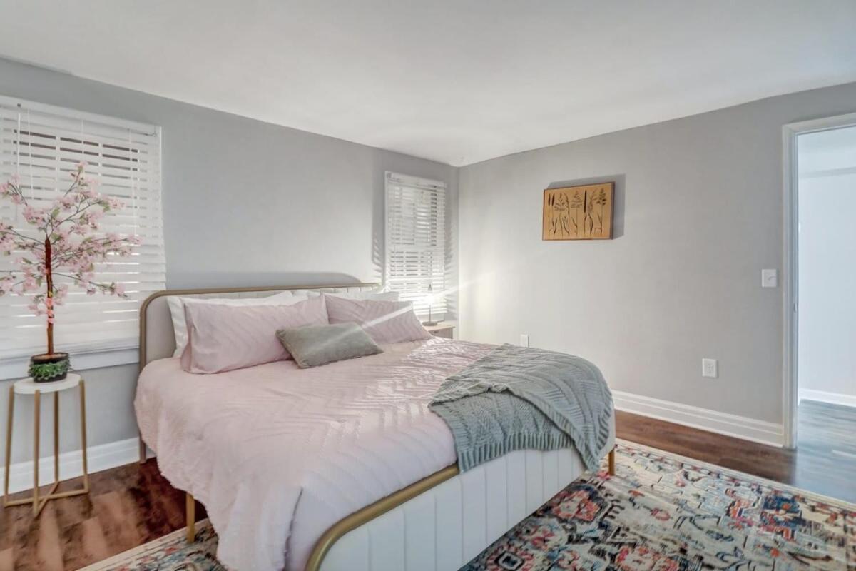 Eagle'S Landing Loft-Downtown Above Bull & Barrel Apartment Стейтсбъро Екстериор снимка