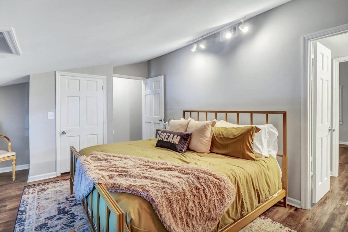 Eagle'S Landing Loft-Downtown Above Bull & Barrel Apartment Стейтсбъро Екстериор снимка
